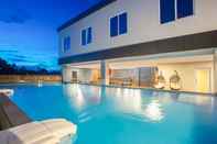 Swimming Pool Swiss-Belhotel Cendrawasih Biak