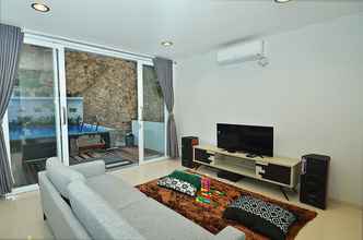 Lobi 4 Villa Amethyst Dago Pakar M-18 