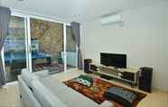 Lobi 5 Villa Amethyst Dago Pakar M-18 