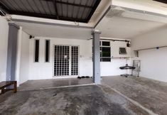 Exterior 7 Jiaxin Homestay Putri Wangsa