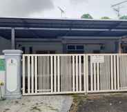 Exterior 4 Jiaxin Homestay Putri Wangsa