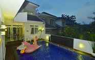 Swimming Pool 2 Villa Amethyst Dago Pakar FE-22 Syariah