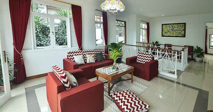 ล็อบบี้ Villa Amethyst Dago Pakar P-12A 