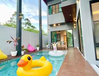 Exterior 2 Chart Kaew Rim Thalay Pool Villa Sattahip