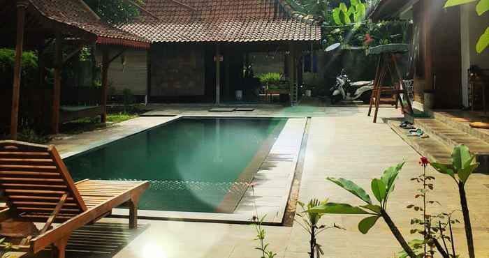 Swimming Pool Omah Bu Yanti