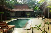 Swimming Pool Omah Bu Yanti
