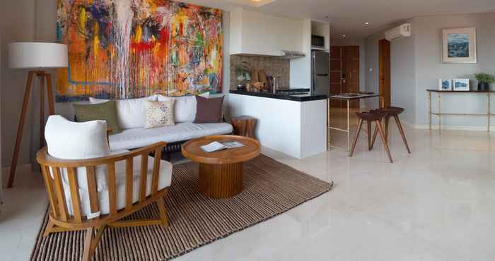 Common Space Beachwalk Residence