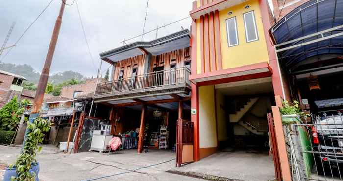 Bangunan Room Stay Cempaka Mulia