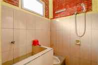 Toilet Kamar Room Stay Cempaka Mulia