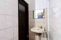 Toilet Kamar Hotel Gajah Mada