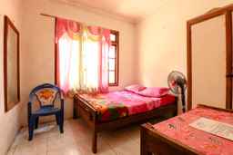 Iran Homestay, Rp 115.711