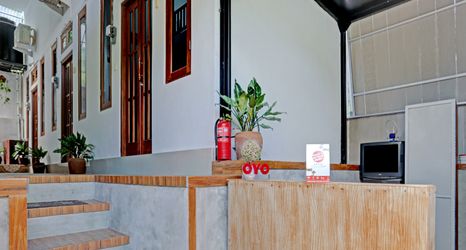 Lobi 2 OYO 90512 Tiny House