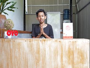 Lobi 4 OYO 90512 Tiny House