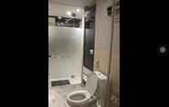 In-room Bathroom 6 Luxurious Art Deco Apartment With Private Jacuzzy