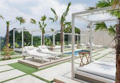 Swimming Pool 4 Luxurious Art Deco Apartment With Private Jacuzzy