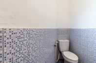 Toilet Kamar Villa Cihideung 99 - 3 Bedrooms