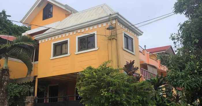 Bangunan OYO 803 Amirsache Villa