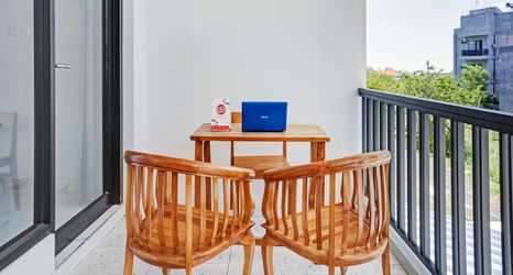 Lobby 2 OYO 90521 Rumah Ibu