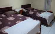 Kamar Tidur 5 First Inn Hotel