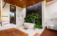 In-room Bathroom 7 Green Flow Villa 18 Ubud