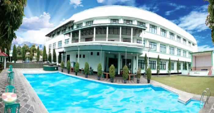 Swimming Pool Collection O 90530 Ayong M Linggarjati Hotel