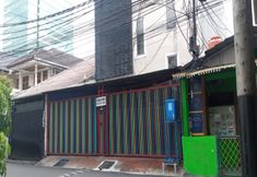 Exterior 3 SPOT ON 90538 Wisma Dewi Syariah