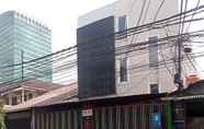 Luar Bangunan 2 SPOT ON 90538 Wisma Dewi Syariah