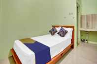 Kamar Tidur SPOT ON 90537 De Wisma Emas