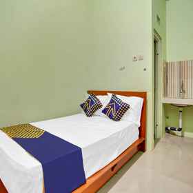 Bedroom 1 SPOT ON 90537 De Wisma Emas, Alfamart Pulau Merah Sumberagung (Tasya Mart) Hotels