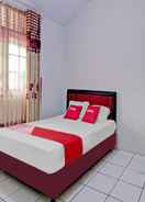 BEDROOM OYO 90543 An-nur Guest House Syariah