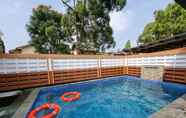 Swimming Pool 2 Villa Kota Bunga Jepang Puncak by Nimmala