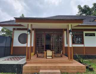 Sảnh chờ 2 Villa Kota Bunga Jepang Puncak by Nimmala