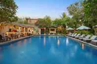 สระว่ายน้ำ Sagara Villas and Suites