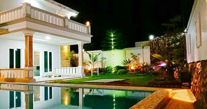 Swimming Pool Villa Arwa 1