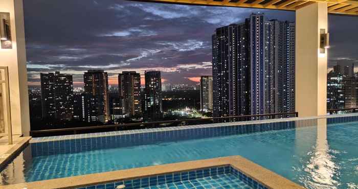 Swimming Pool Capital O 804 The Residences at Bonifacio Civic Center