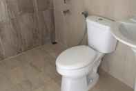 Toilet Kamar Villa Twaren 1