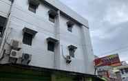 Exterior 3 OYO 90545 Wisma Bahagia Makassar