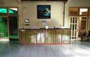 Lobby 3 OYO 90552 Sayang Heulang Karang Laut