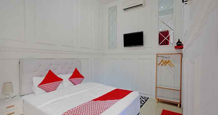 Kamar Tidur OYO 90546 Aura Syariah Homestay