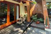 Exterior Pandawa Villa Riverside by WizZeLa