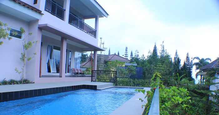 Swimming Pool Villa Dlima Sejati 3