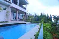 Swimming Pool Villa Dlima Sejati 3