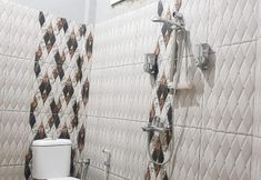 In-room Bathroom 7 Griya Biru