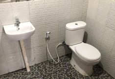 Toilet Kamar 3 KAMPUNG RIMBA By ANRHA