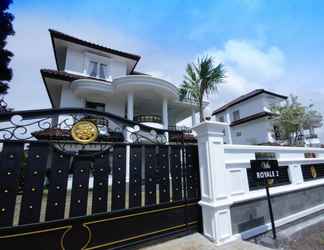 Bangunan 2 Villa Dlima Royal 2