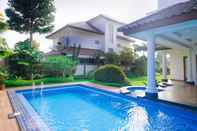 Swimming Pool Villa Dlima Royal 2