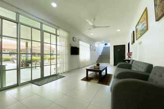 Lobi 4 OYO Home 90230 Dh Residence