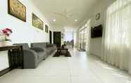 Lobby 2 OYO Home 90230 Dh Residence