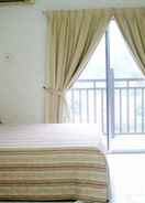 BEDROOM OYO HOME 90301 Suria Service Apartments @ Bukit Merak Laketown Resort