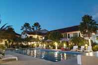 Swimming Pool Lombok Beach Hotel